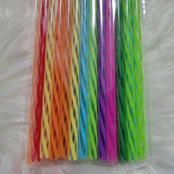 Kikkerland Set of 24 Rainbow Reusable Straws - Picture 6 of 6